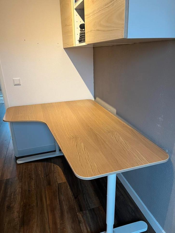 IKEA BEKANT hoekbureau 160x110/60cm, Huis en Inrichting, Bureaus, Zo goed als nieuw, In hoogte verstelbaar, Ophalen