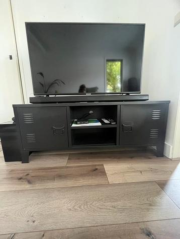 Zwart stalen tv-meubel