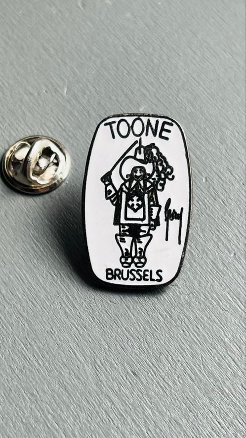 Toone Brussel Pin, Sieraden, Tassen en Uiterlijk, Bedels, Zo goed als nieuw, Overige merken, Overige materialen, Ophalen of Verzenden