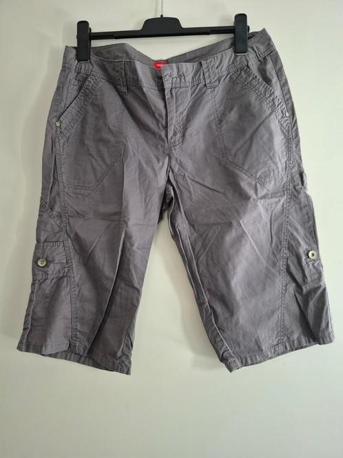 Esprit kniemodel broek mt 44, Kleding | Dames, Broeken en Pantalons, Zo goed als nieuw, Maat 42/44 (L), Grijs, Ophalen of Verzenden