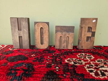 Vintage houten drukletters  beschikbaar voor biedingen