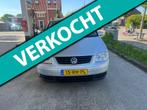Volkswagen Touran 1.6-16V FSI Trendline DSG AUTOMAAT-PDC, Stof, Gebruikt, Zwart, 4 cilinders