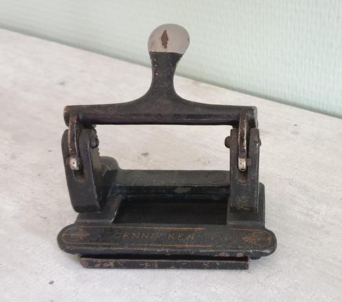 Zware Antieke Soennecken perforator, Antiek en Kunst, Curiosa en Brocante, Ophalen of Verzenden