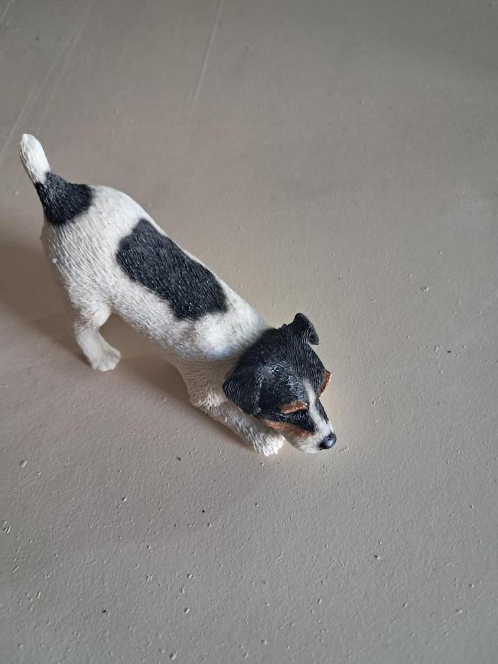 honden beelden aangeboden kleine mooie jack russel 6,00, Verzamelen, Beelden en Beeldjes, Zo goed als nieuw, Dier, Ophalen of Verzenden