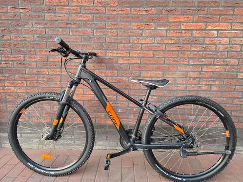 Cube 27.5inch 37cm vrijwel nieuwstaat!, Fietsen en Brommers, Fietsen | Jongens, Zo goed als nieuw, 26 inch of meer, Handrem, Versnellingen