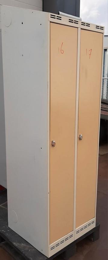 Stalen kleding lockerkast met 2 deuren hang/leg beschikbaar voor biedingen
