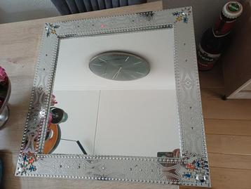 Vierkante spiegel 70x70 beschikbaar voor biedingen