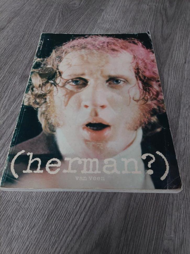 vintage  kunstboek HERMAN VAN VEEN '72, Boeken, Kunst en Cultuur | Dans en Theater, Zo goed als nieuw, Cabaret, Verzenden