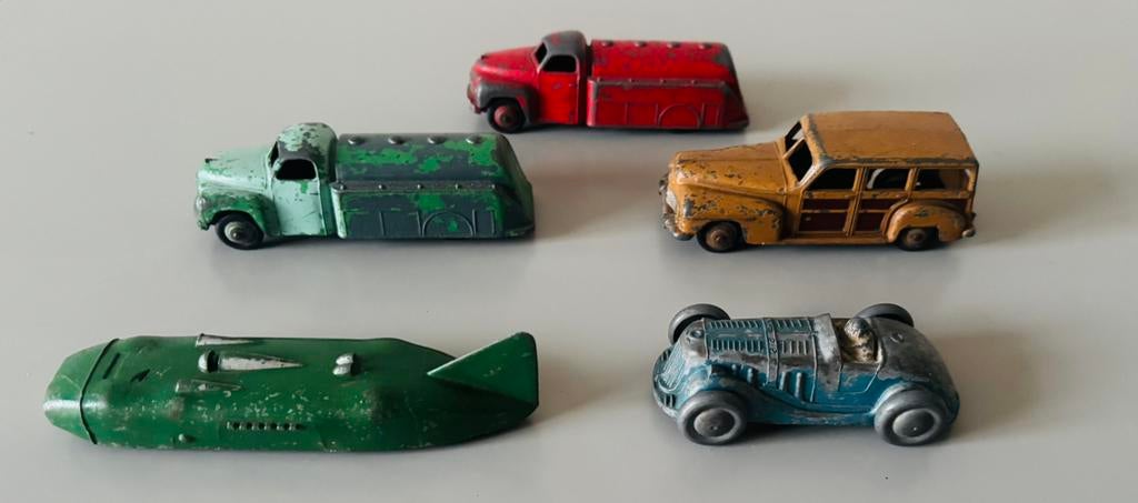 4 Dinky Toys 1950en 1 auto van Castle Art, Ophalen of Verzenden