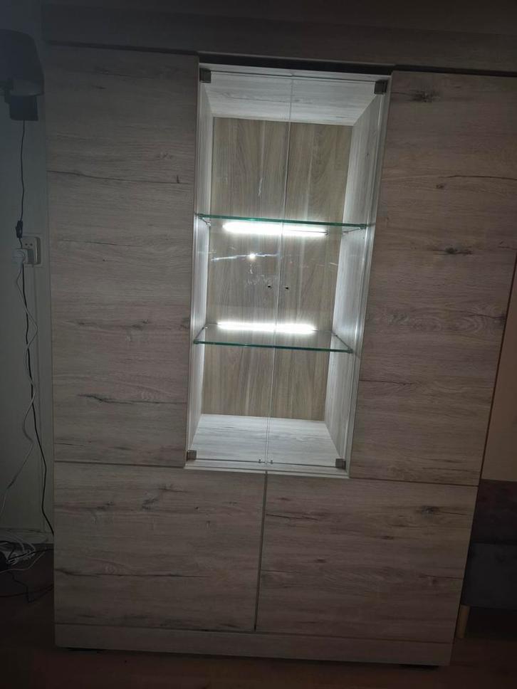 Prachtige kast, Huis en Inrichting, Kasten | Buffetkasten, Zo goed als nieuw, 150 tot 200 cm, 100 tot 150 cm, 50 tot 75 cm, Met deur(en)