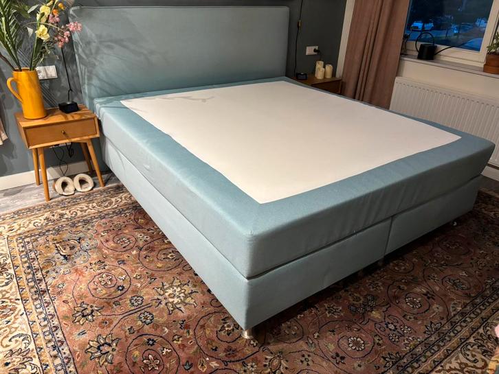 Maandag 3 november ophalen:  2 pers. Bed - blauw - 180x200cm, Huis en Inrichting, Slaapkamer | Boxsprings, Gebruikt, 180 cm, 200 cm