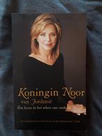 Koningin Noor van Jordanië boek, Boeken, Biografieën, Ophalen of Verzenden, Zo goed als nieuw