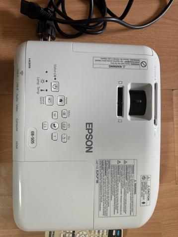Epson EB-S05 Projector - Gebruikt 138 uur beschikbaar voor biedingen