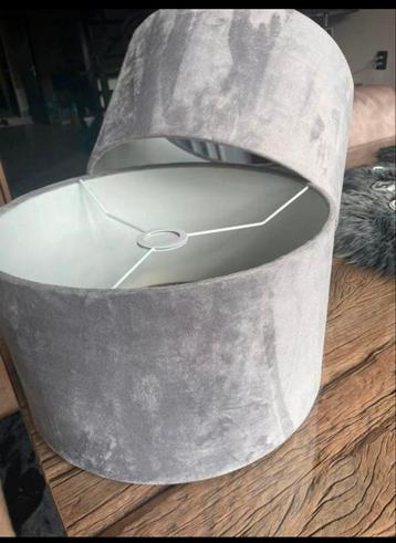 Grote verlourse lampen kappen beschikbaar voor biedingen