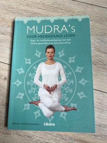 Swami Saradananda - Mudra's voor hedendaags leven beschikbaar voor biedingen