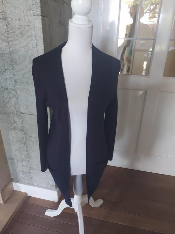 MOOI VEST IN DIEP DONKER BLAUW VH MERK MANGO IN NIEUWSTAAT!, Kleding | Dames, Truien en Vesten, Zo goed als nieuw, Maat 36 (S)