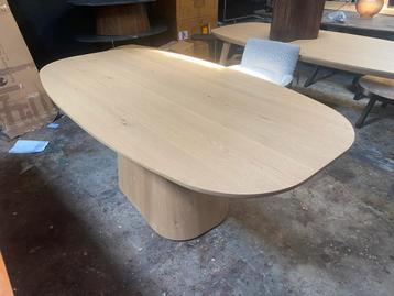 Deens ovaal eikenhouten tafel 200x110 Japandi uit voorraad beschikbaar voor biedingen