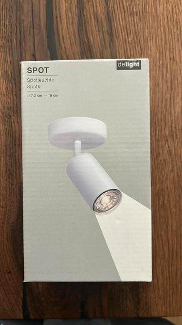 Witte spot  beschikbaar voor biedingen