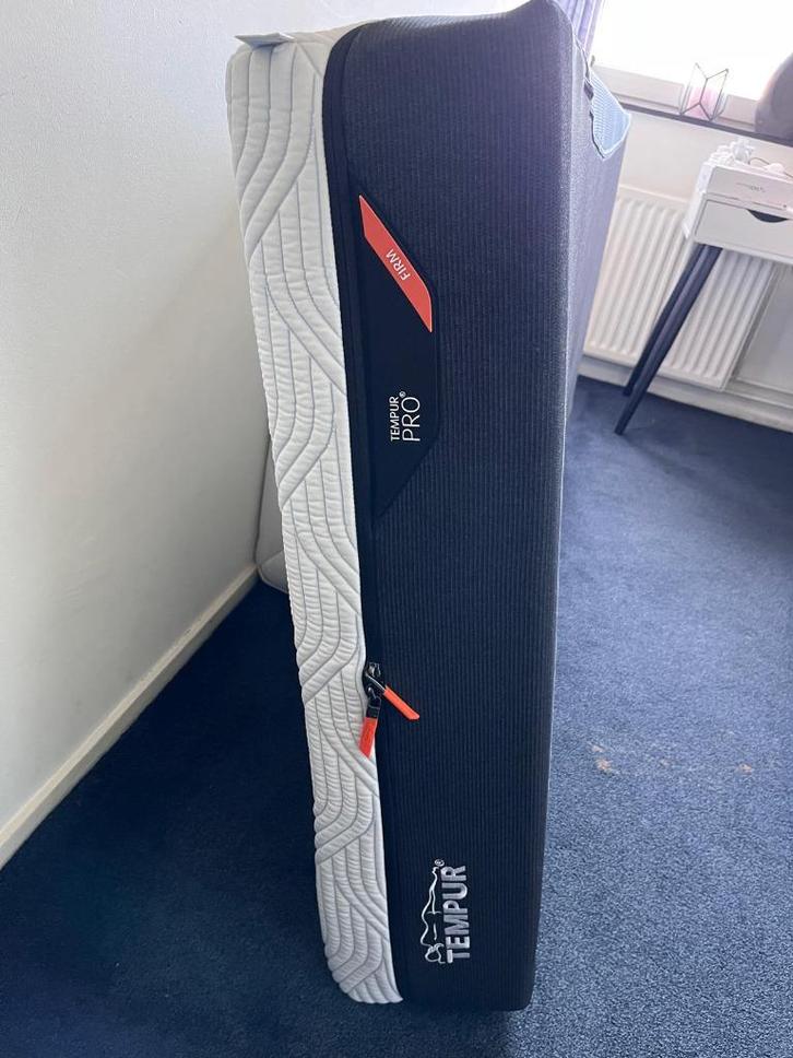 Tempur matras. 3 maanden gebruikt. Zie foto voor meer info., Huis en Inrichting, Slaapkamer | Matrassen en Bedbodems, Zo goed als nieuw