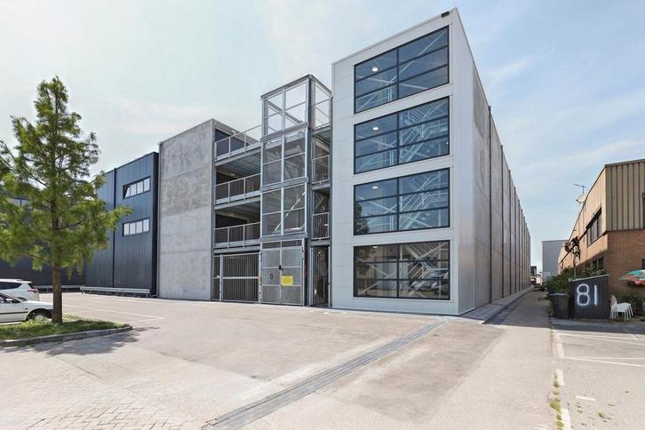 Te huur meerdere opslag boxen 28m2 Roelofarendsveen, Huizen en Kamers, Garages en Parkeerplaatsen