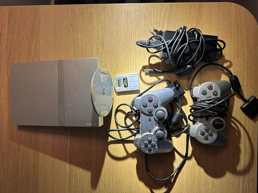 Playstation 2 - Klassieke Console met Games en controllers, Spelcomputers en Games, Gebruikt, Phat, Met games, Met 2 controllers
