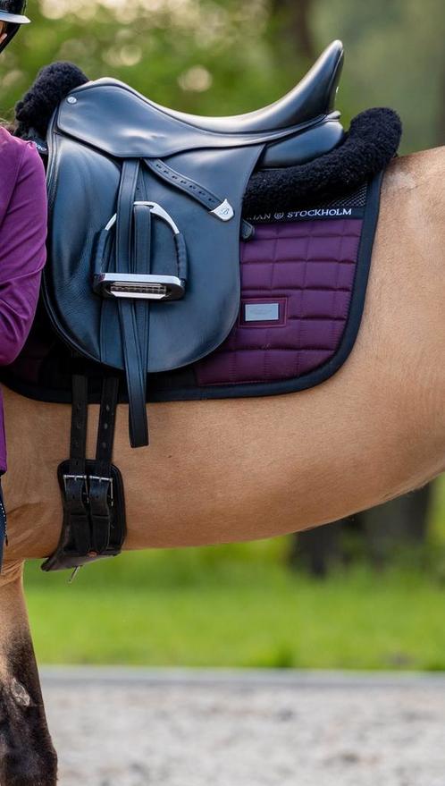 Bates Dressage zadel 16,5 inch, Dieren en Toebehoren, Paarden en Pony's | Zadels, Zo goed als nieuw, Dressuur, Ophalen of Verzenden