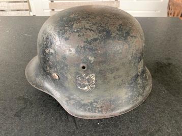 Duitse helm origineel WW2 Stahlhelm met binnenwerk M42