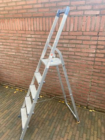 Huishoudtrap 5 tredes beschikbaar voor biedingen