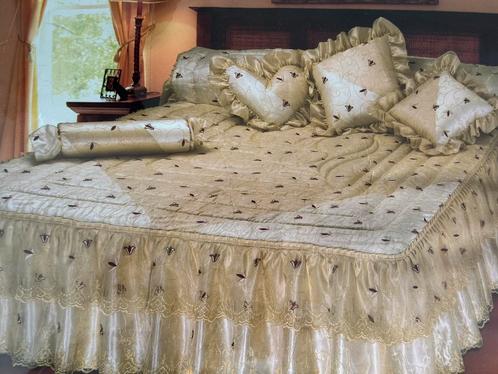 Luxe Bedrok met Bloemen Ruches, Huis en Inrichting, Slaapkamer | Beddengoed, Nieuw, Overige typen, Tweepersoons, Beige, Ophalen of Verzenden