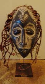 MASKER uit Oeganda met touwharen 35x20 cm zie beschrijving, Ophalen of Verzenden