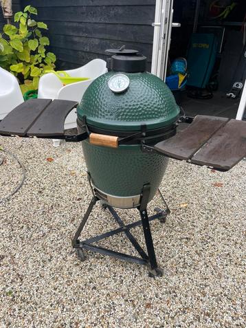Big Green Egg - Medium - in zeer goede staat en compleet beschikbaar voor biedingen