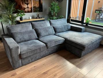 2 zits bank met eiland / lounge beschikbaar voor biedingen