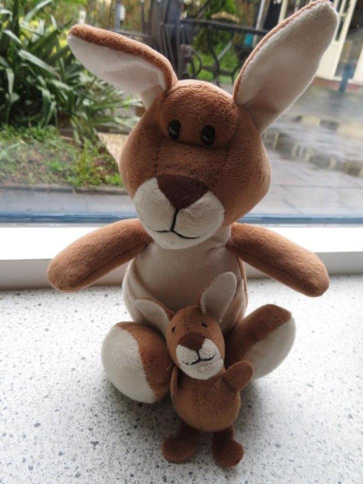 Kangoeroe kangaroe + jong van Kinder Ferrero chocolade, Kinderen en Baby's, Speelgoed | Knuffels en Pluche, Zo goed als nieuw