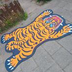 Keurig en kleurrijk vloerkleed tijger voor jongenskamer, Ophalen, Zo goed als nieuw, 150 tot 200 cm, Overige vormen