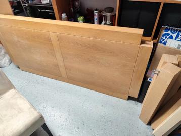 Eettafel, gratis !! beschikbaar voor biedingen