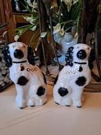 Hoerenhondjes of kasthondjes porselein, Verzamelen, Dierenverzamelingen, Ophalen of Verzenden, Zo goed als nieuw, Beeldje of Figuurtje