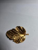 oude broche blad, Sieraden, Tassen en Uiterlijk, Broches, Overige materialen, 4 tot 7 cm, Verzenden, Zo goed als nieuw