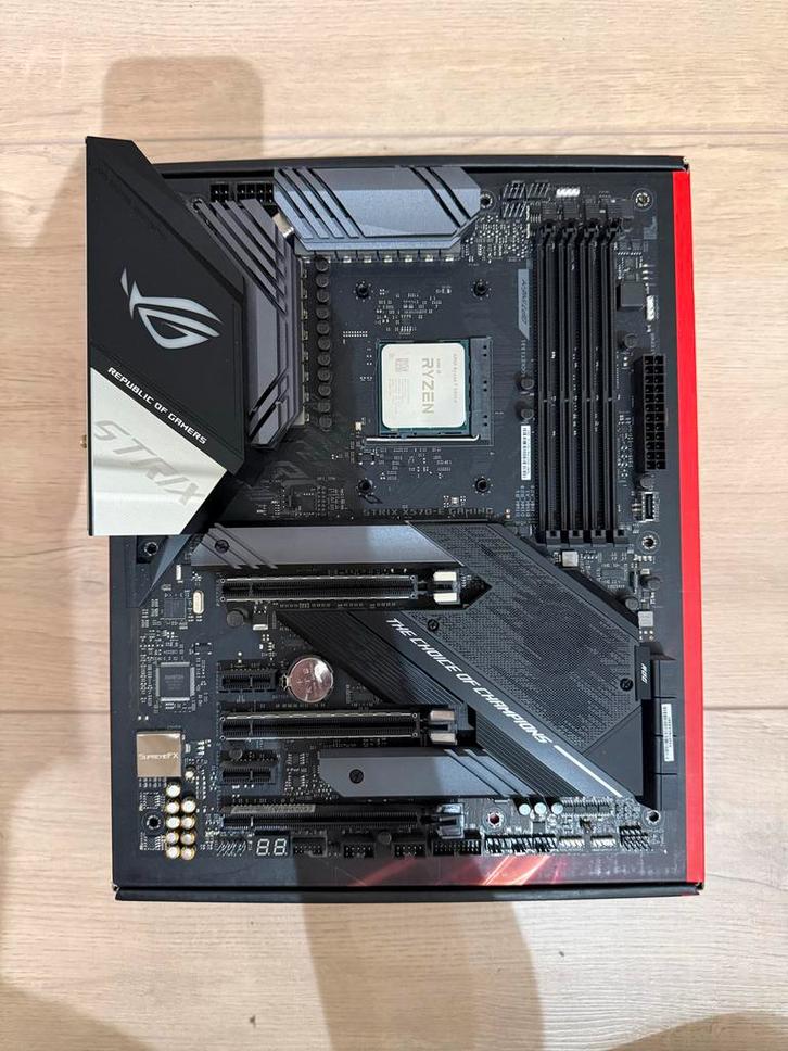 Ryzen 7 5800X + ASUS ROG Strix X570-E Gaming, Computers en Software, Moederborden, Zo goed als nieuw, AMD, DDR4, Ophalen of Verzenden