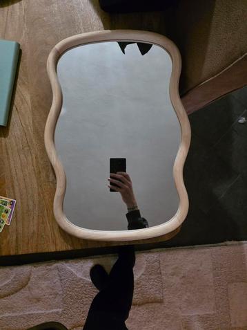 2 Spiegels in Goede Staat beschikbaar voor biedingen