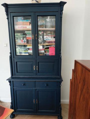 Karaktervolle brocante antieke Buffetkast  beschikbaar voor biedingen