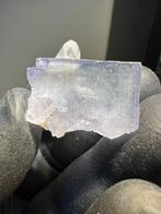 Yaogangxian fluoriet met ingegroeid quartz, Verzamelen, Mineralen en Fossielen, Ophalen of Verzenden