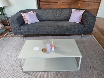 Design on Stock Bloq bank 235 beschikbaar voor biedingen