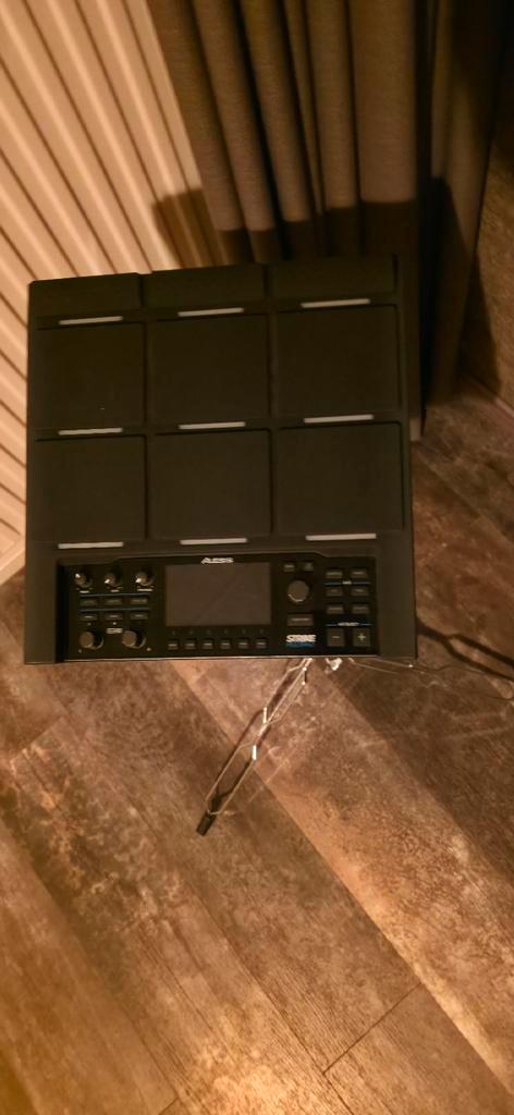 Alesis multipad strike complete set, Muziek en Instrumenten, Drumcomputers, Zo goed als nieuw, Overige merken, Ophalen of Verzenden