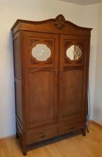 Oude kledingkast, Ophalen