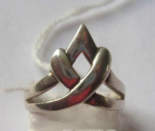 Leuke zilveren ring Keltische knoop 925 (5677-402), Sieraden, Tassen en Uiterlijk, Ringen, Zo goed als nieuw, Dame, Kleiner dan 17