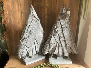 Nieuw set houten schors kerstbomen beschikbaar voor biedingen
