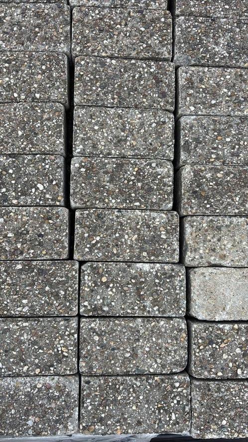 74m2 Gebruikte betonklinkers / bkk grijs 8cm dik, Tuin en Terras, Tegels en Klinkers, Gebruikt, Klinkers, Beton, 10 m² of meer