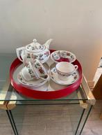 Wedgwood Provence Theeservies: Theepot, Kopjes & Schotel, Gebruikt, Ophalen of Verzenden, Wedgwood, Kop(pen) en/of Schotel(s)