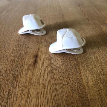 2 papierklemmen paperclips in de vorm van een pet beschikbaar voor biedingen