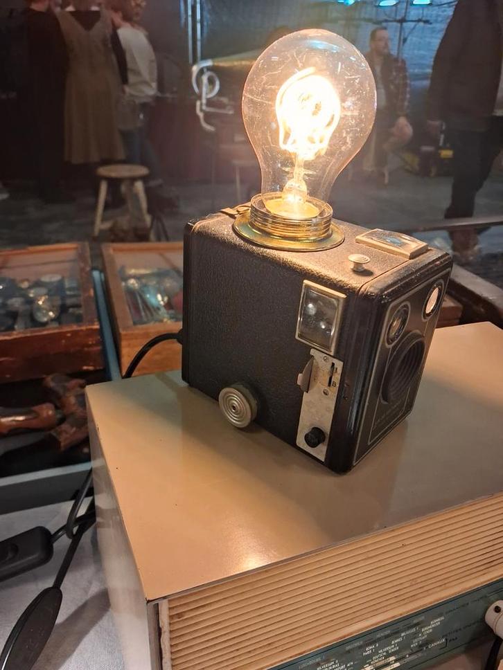 Vintage fotocamera boxcamera lamp, Huis en Inrichting, Lampen | Tafellampen, Gebruikt, Minder dan 50 cm, Kunststof, Metaal, Ophalen of Verzenden